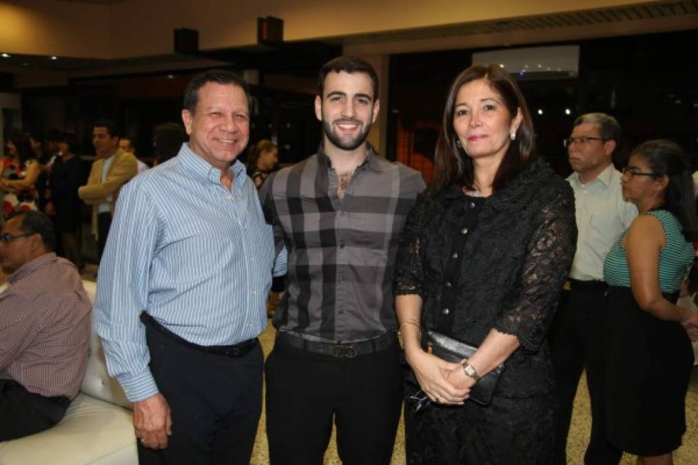 Jhony Chahín, Jorge Bandy y Kathy Kattán.