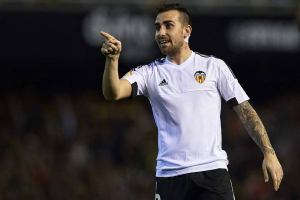 El FC Barcelona podría llegar a los 30 millones por Paco Alcácer. El Barça se lanzará con todo para incorporar al delantero del Valencia, que es el favorito para ser el cuarto delantero del equipo.