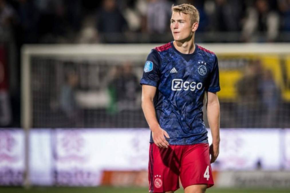 Matthijs de Ligt: El defensa holandés del Ajax saldría del equipo ya que clubes como el Barcelona y Tottenham lo pretenden.