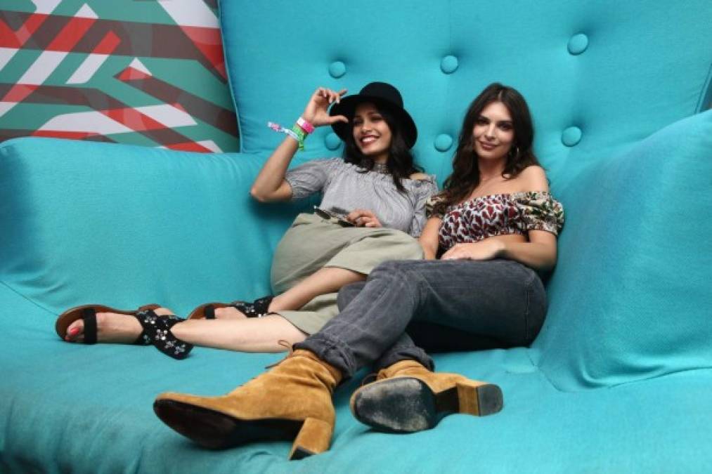 La actriz Freida Pinto y la modelo Emily Ratajkowski asistieron al evento.