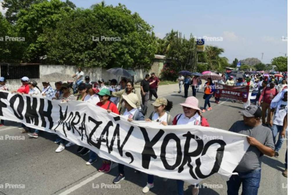 Los colegios magisteriales se hicieron presentes en la movilización.