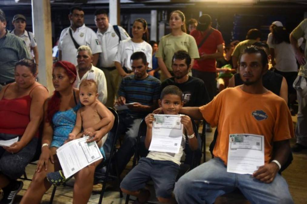 Algunos niños ya se encuentran afectados en su salud, con enfermedades gastrointestinales y respiratorias por el cambio de clima y deshidratación por el fuerte calor, con temperaturas hasta de 40 grados centígrados.