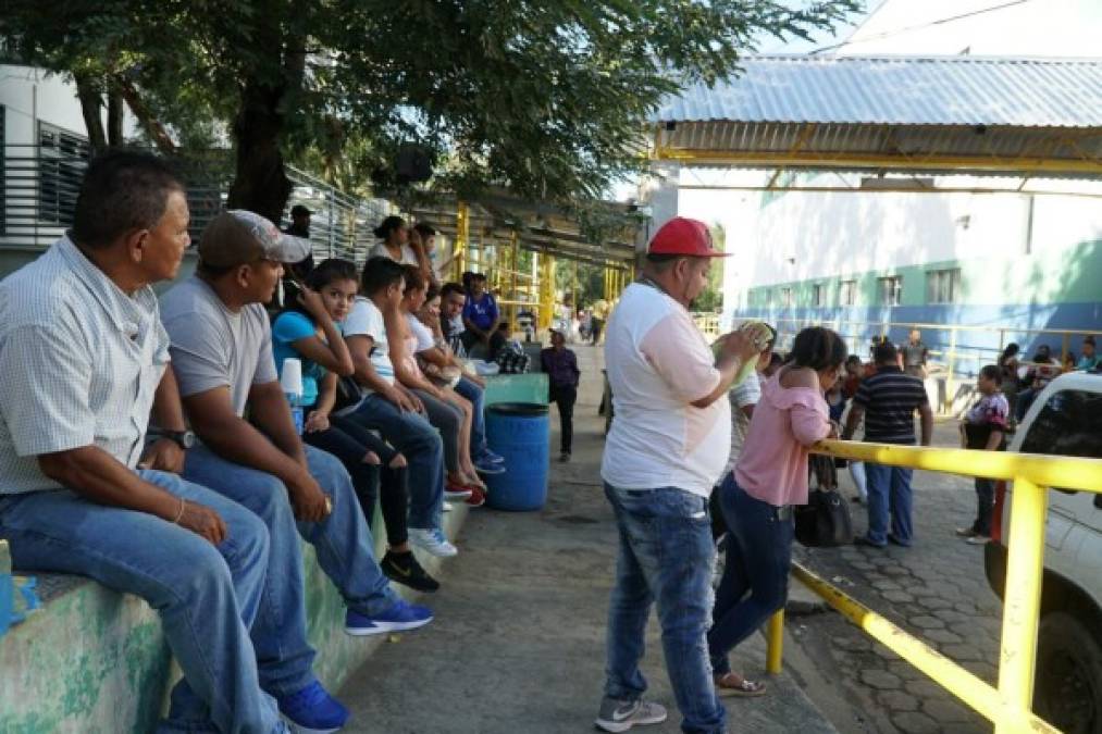 Los servicios de mayor demanda en emergencia son pediatría y medicina interna. Ahora todas las personas que buscan atención deben traer una nota de referencia de otros centros para poder ser atendidos.