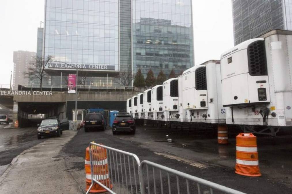 Además, se prevé la puesta en marcha de otros cuatros centros temporales de emergencia repartidos en Brooklyn, Queens, Staten Island y El Bronx, con lo que los cinco distritos de la ciudad quedarán cubiertos.