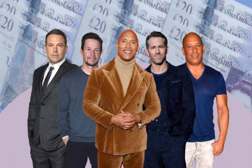 El intérprete estadounidense Dwayne Johnson, mejor conocido como ‘La Roca’, ha vuelto a encabezar la lista de los actores mejor pagados de Hollywood, según publica la revista 'Forbes'. Ben Affleck, Mark Wahlberg, ‘La Roca’, Ryan Reynolds y Vin Diesel están en el top 5.