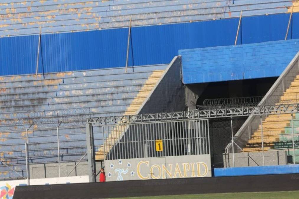 Así lució la parte de sol del estadio Nacional que se encuentra sin usar por los problemas que sufre el inmueble.