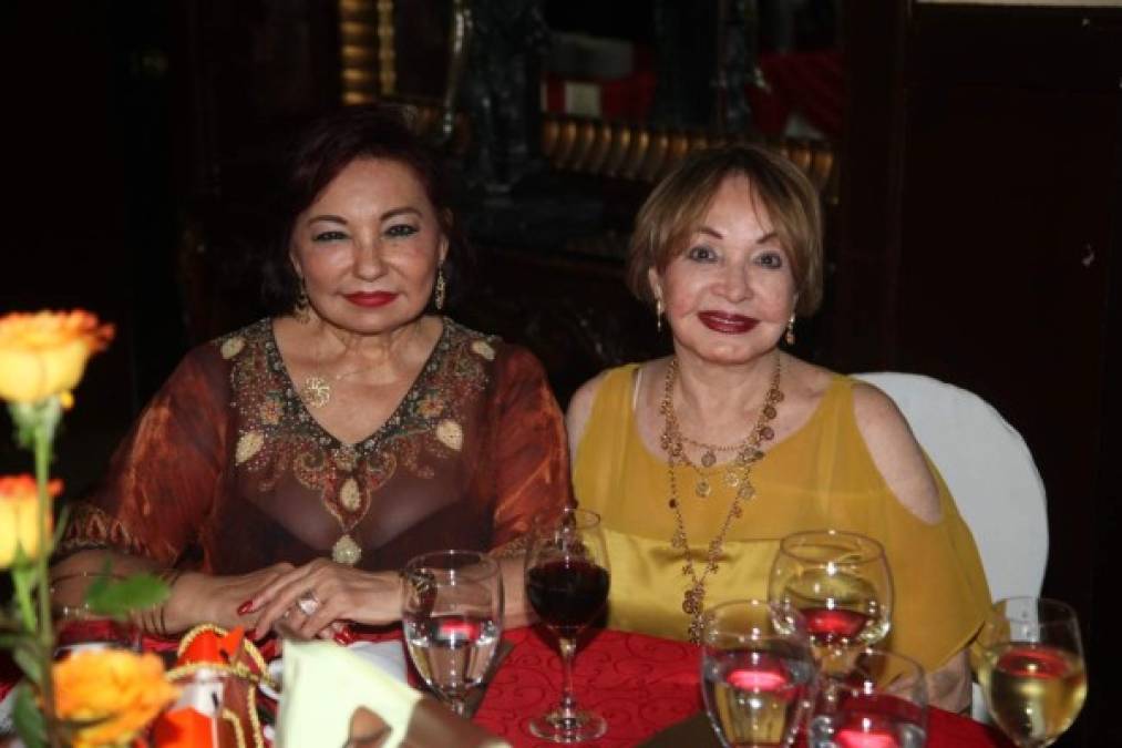 Gabriela Mejía y Vilma Rosales.