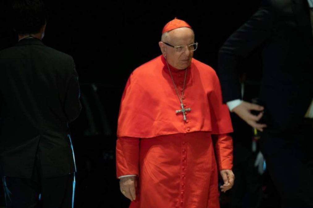 El representante del Vaticano, el cardenal Francesco Monterisi.