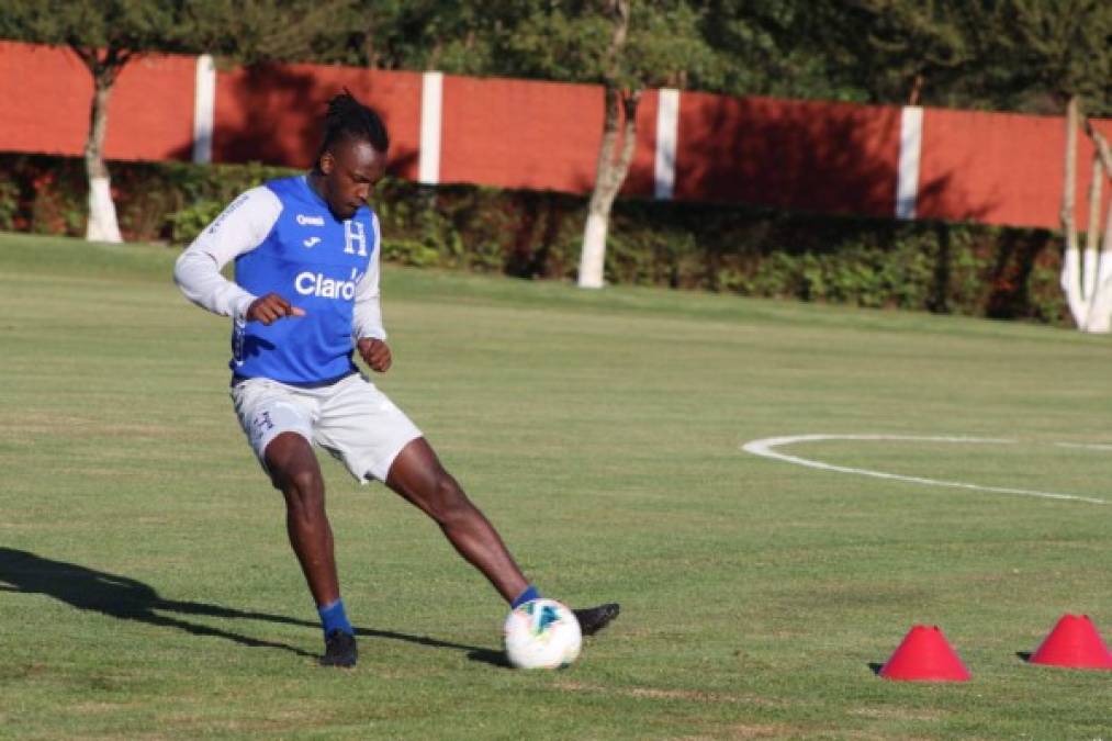 En ataque, Honduras saldrá con Alberth Elis, quien jugó los 90 minutos frente a los paraguayos.