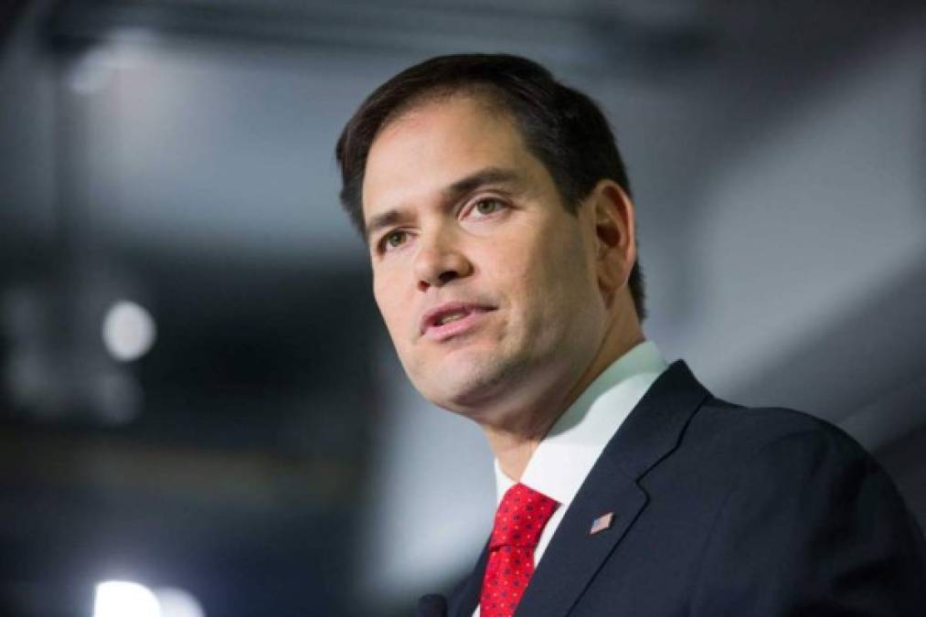 El senador de la Florida y precandidato a la presidencia de EUA, Marco Rubio, es uno de los rostros más bellos de la política en Estados Unidos.