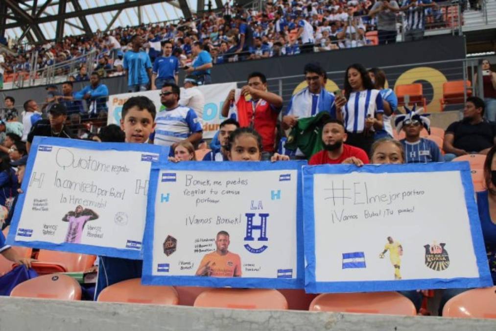 Un pedido especial para algunos jugadores de la selección hondureña.