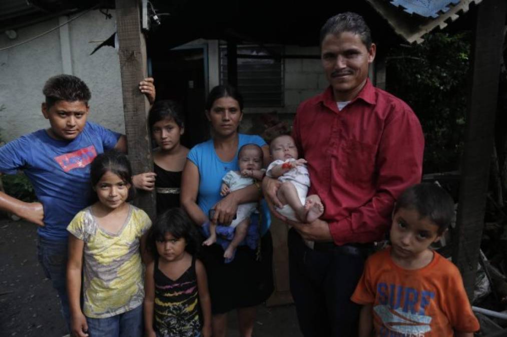 Mucho amor pero también muchas necesidades hay en el hogar de Óscar Henriquez y Enma Ayala, los padres de los gemelitos a quien una mujer les había robado uno de ellos. <br/>