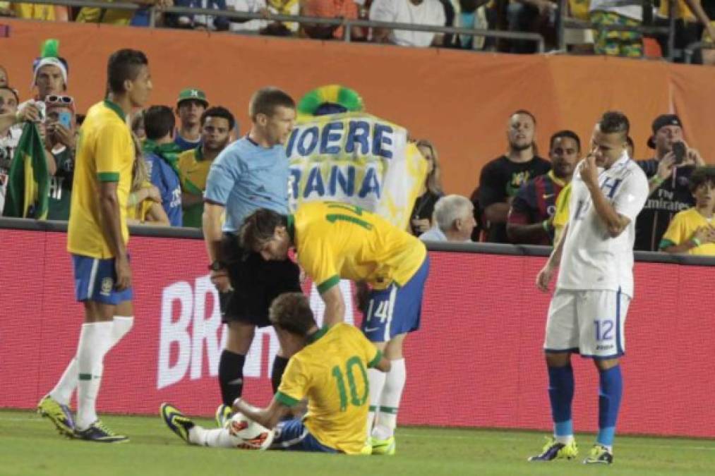 Neymar se quejó de las faltas de las que fue víctima en ese partido.