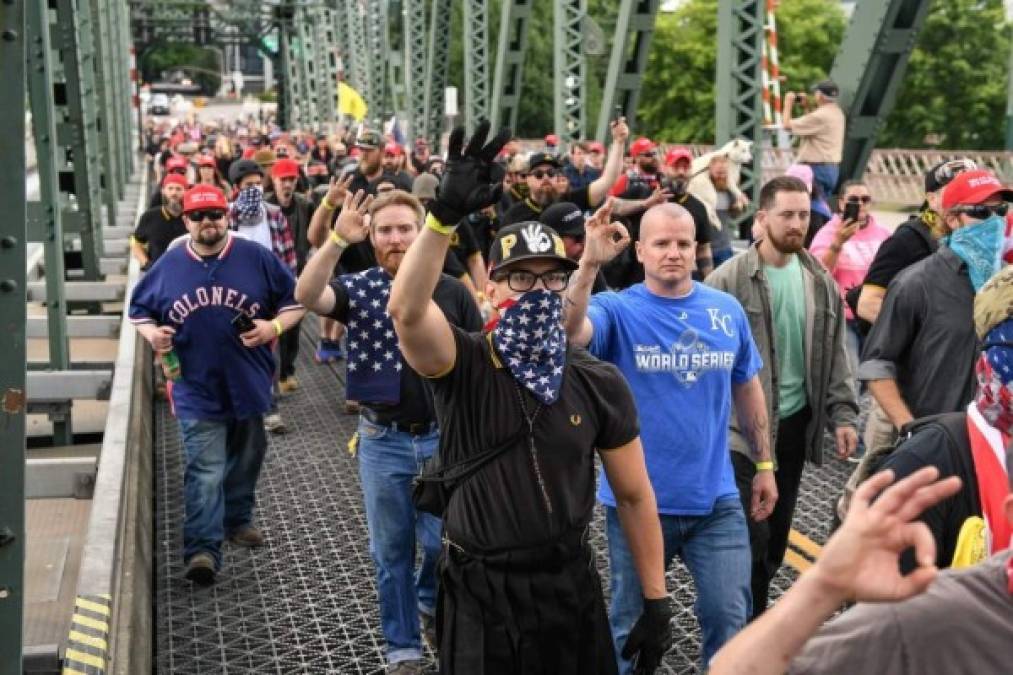 Se dieron a conocer tras participar en las contraprotestas en Portland y en la manifestación de 2017 en Charlotessville (Virginia) donde los choques entre los supremacistas blancos y los manifestantes de izquierda dejaron tres muertos y decenas de heridos.