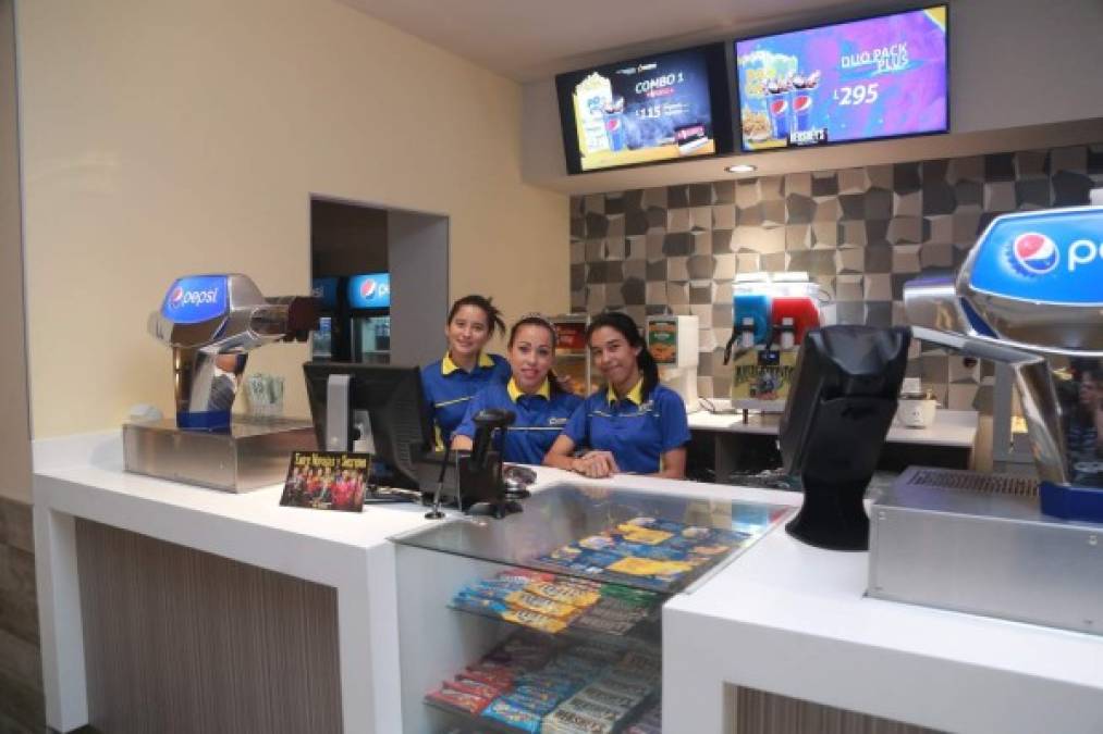 Aunque el Mega Mall, antes conocido como Megaplaza, está operando desde finales de 2018, el cine ubicado en el tercer piso abre sus puertas al público a partir de mañana.