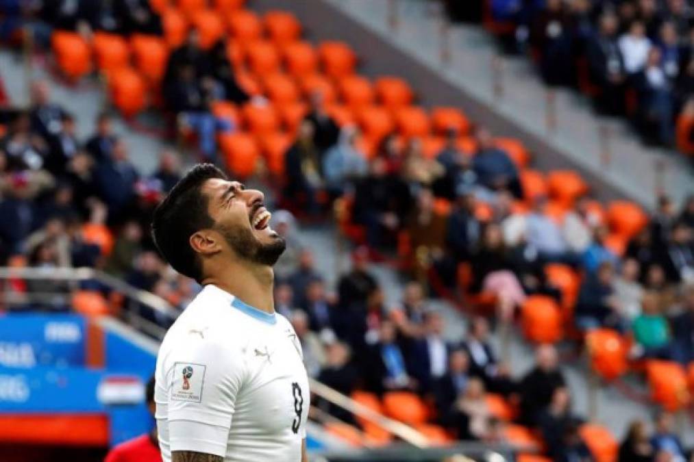 El uruguayo Luis Suárez lamenta una oportunidad perdida en el juego ante Egipto, que finalmente ganaron 1-0. Foto EFE