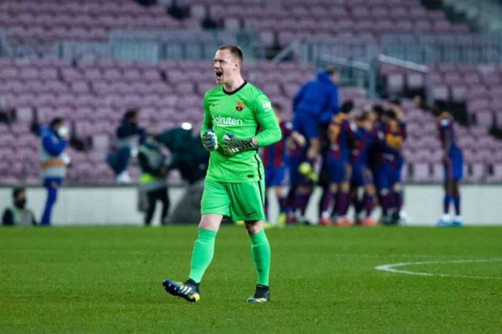 Ter Stegen celebró los goles de la remontada del Barcelona.