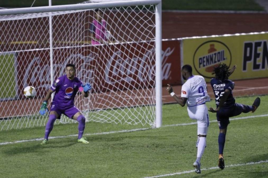 Apenas comenzando el segundo tiempo, el recién ingresado Cristian Maidana dribló a Klifox Bernárdez y envió un delicado centro para que Jorge Benguché martillará de cabeza el 1-0 para el Viejo León.