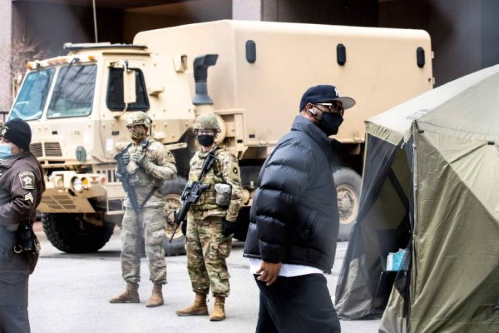 Donde más visible es la seguridad es en Mineápolis, que se ha convertido estos días en una ciudad sitiada, con una elevada presencia policial y militar.