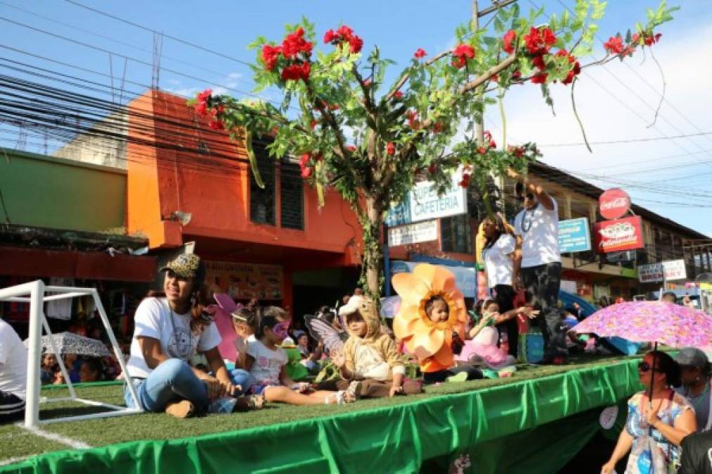 Miles de ciudadanos celebran este sábado los 124 años de la ciudad de El Progreso, Yoro, zona norte de Honduras, con carnavales, actividades culturales y deportivas.