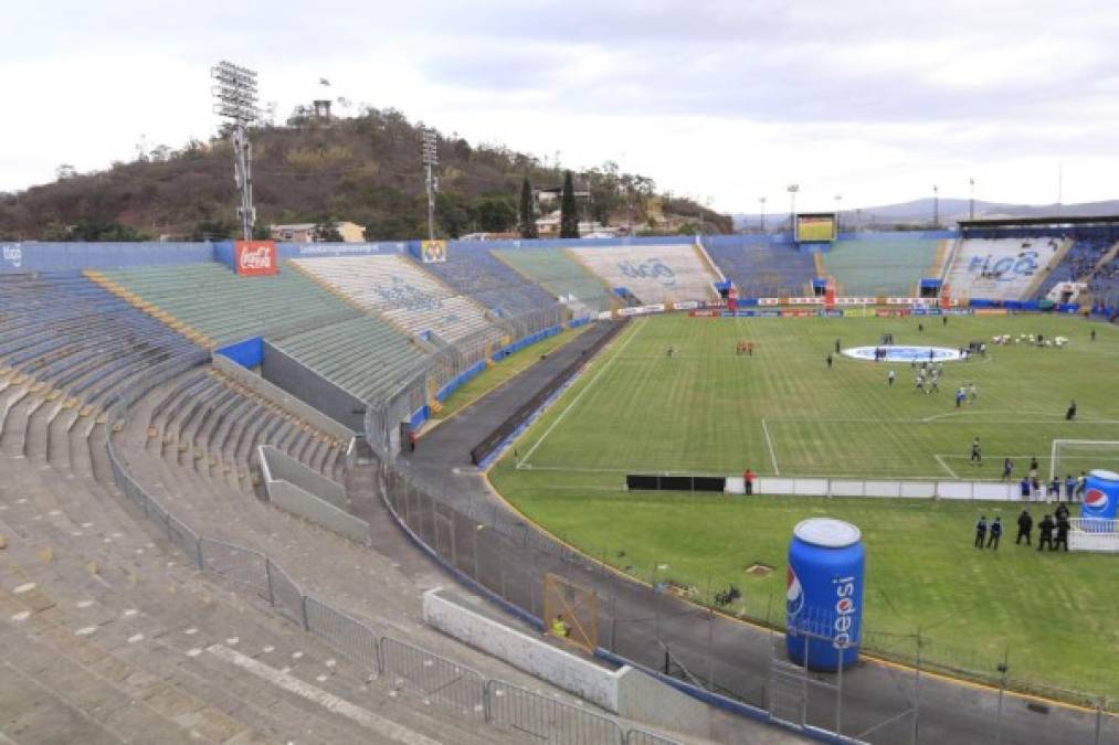 Volvió el fútbol al estadio Nacional, pero solo habilitaron las localidades de sombra norte, sobra sur y silla.