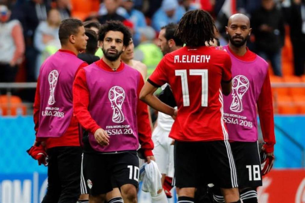 El agipcion Mohamed Salah no pudo jugar y se quedó con el rostro desencajado al final del duelo. Foto EFE