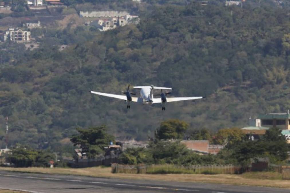 Las autoridades de Honduras entregaron hoy en extradición a Estados Unidos a los hermanos Miguel Arnulfo y Luis Alonso Valle Valle, reclamados por la justicia estadounidense por tráfico de drogas, informó una fuente oficial.