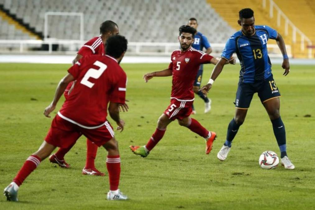 Bryan Róchez también regresó a la Selección de Honduras y jugó en el segundo tiempo contra Emiratos Árabes Unidos. Foto AFP