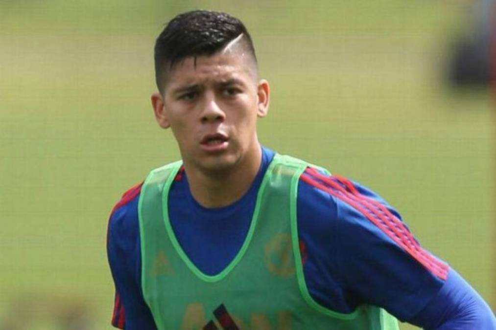 El jugador argentino, Marcos Rojo, quien milita en el Manchester United, de acuerdo a La Gazzetta dello Sport, no sería vendido por menos de 33 millones de euros. Cabe aclarar que el otro equipo inglés, el Everton, está interesado en fichar al argentino.