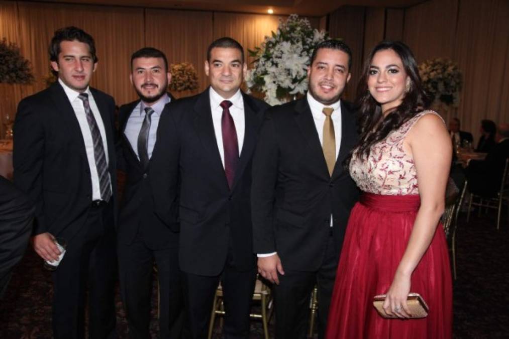 Allan Cáceres, Olvin López, Allan Puerto, Jaime y Ana Patricia Jerezano.