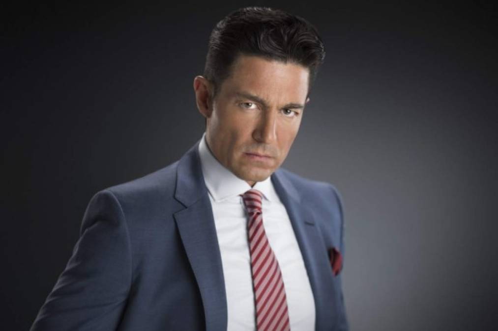 Fernando Colunga aparece en la lista de los famosos que han sido tildados de gays.