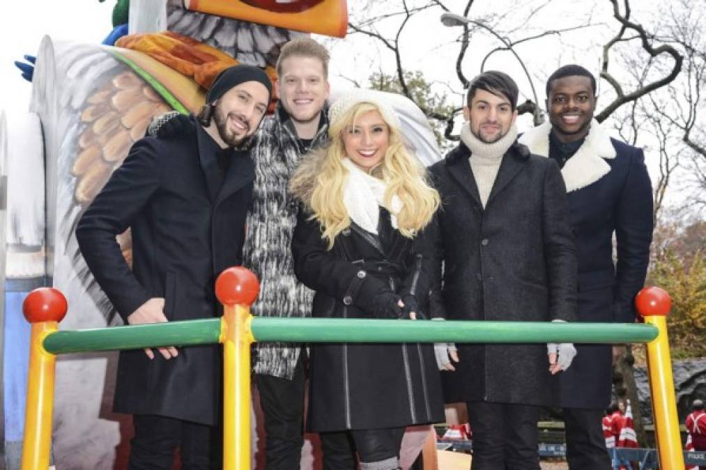 Las cantantes Avi Kaplan, Scott Hoying, Kirstie Maldonado, Mitch Grassi y Kevin Olusola de Pentatonix.