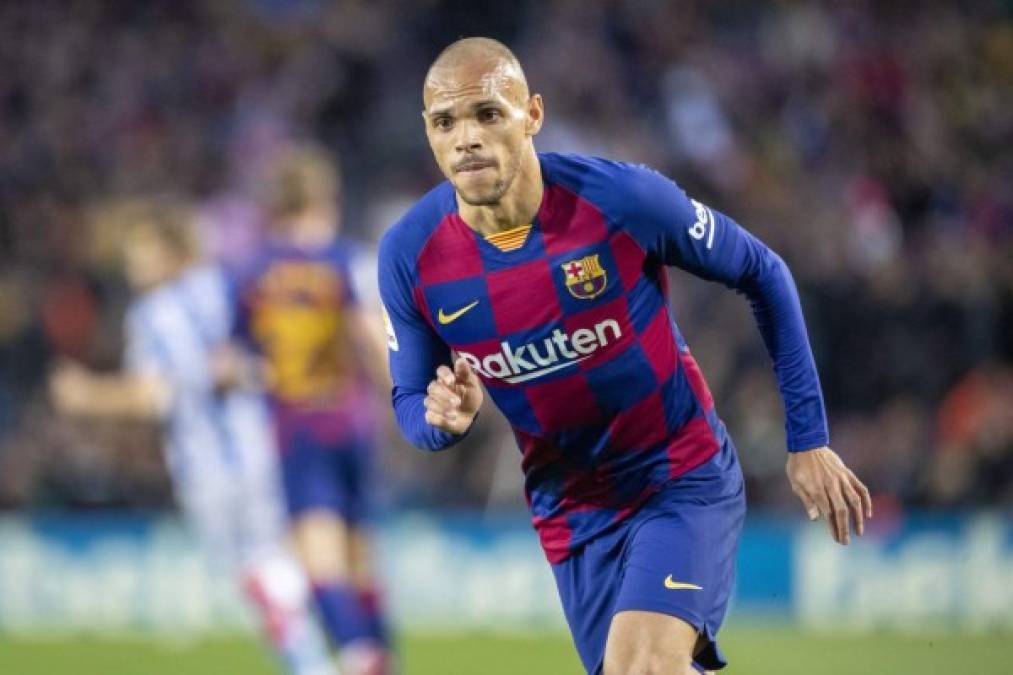 El Barcelona quiere vender a Martin Braithwaite. El danés no ha aportado lo que se esperaba de él y ahora el equipo catalán ya le busca una salida puesto que no va a poder jugar Champions League. Braithwaite se ha convertido en uno de los peores fichajes de los últimos años del club culé ya que pagaron 18 millones de euros por un futbolista que ha jugado poco más de 400 minutos. La intención es venderlo, pero tampoco se descarta la posicilidad de aceptar una cesión.