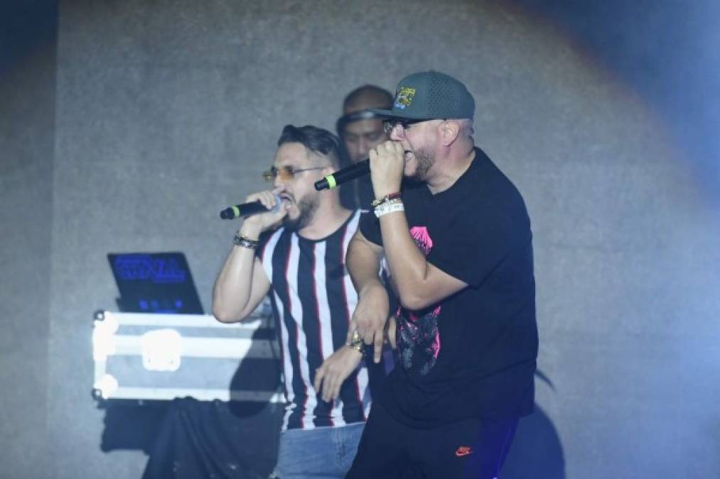 Los hondureños Dj Syrome y Bishop Dj también estuvieron a cargo de la apertura del espectáculo de Nicky Jam.