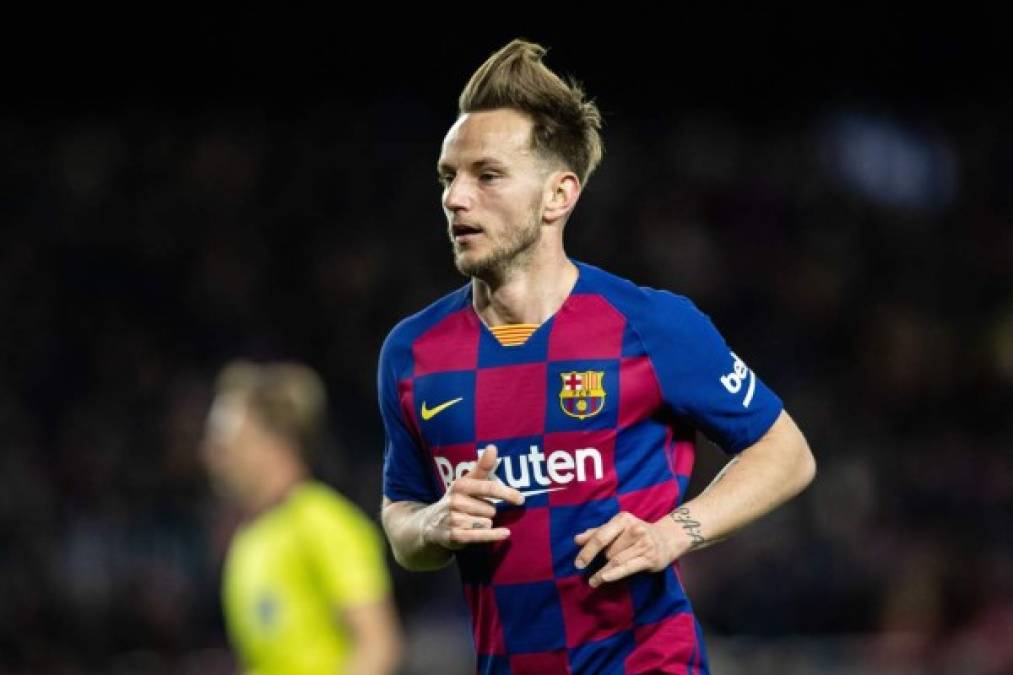 Ivan Rakitic ha concedido una entrevista a ESPN en la que se ha dejado querer por el Inter Miami: “Tal vez David Beckham me llame”. Una experiencia exótica que se suma a otros pretendientes como el Atlético de Madrid, Sevilla FC o Inter de Milán. El croata acaba contrato el próximo verano, en 2021, y no parece que en el club haya predisposición de renovarlo a sus 32 años, por lo que los azulgrana verían con buenos ojos un traspaso de Rakitic para poder ingresar algo de dinero antes de que finalice su contrato.