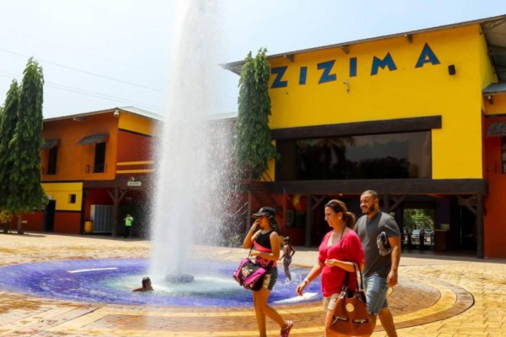 San Pedro Sula también tiene un parque temático acuático: Zizima Eco Water Park. Cuenta con varias piscinas y capacidad para recibir cientos de personas en un solo día.