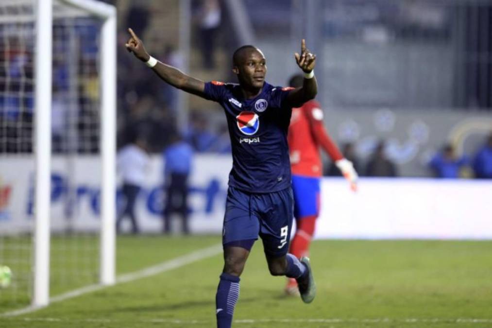 Rubilio Castillo celebrando su gol, el 1-0 del Motagua contra el Olimpia.