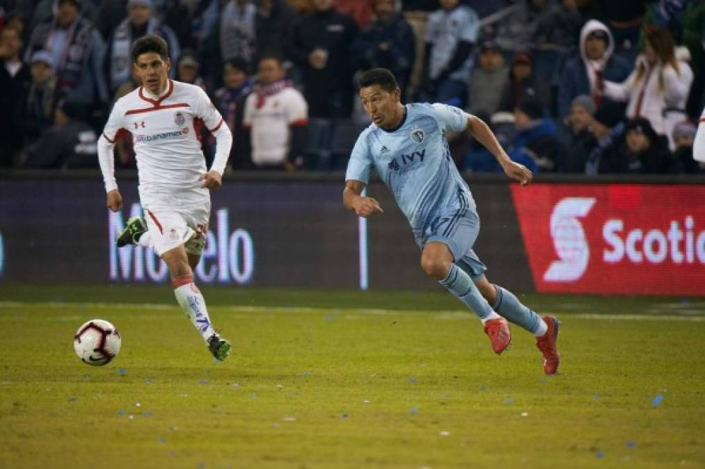 Roger Espinoza - Mediocampista hondureño del Sporting Kansas City de la MLS de Estados Unidos.