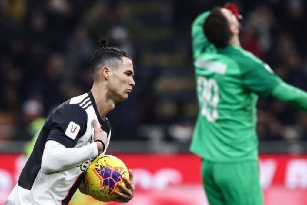 Cristiano Ronaldo haciendo gesto con sus labios y mano tras marcar el gol. Foto AFP