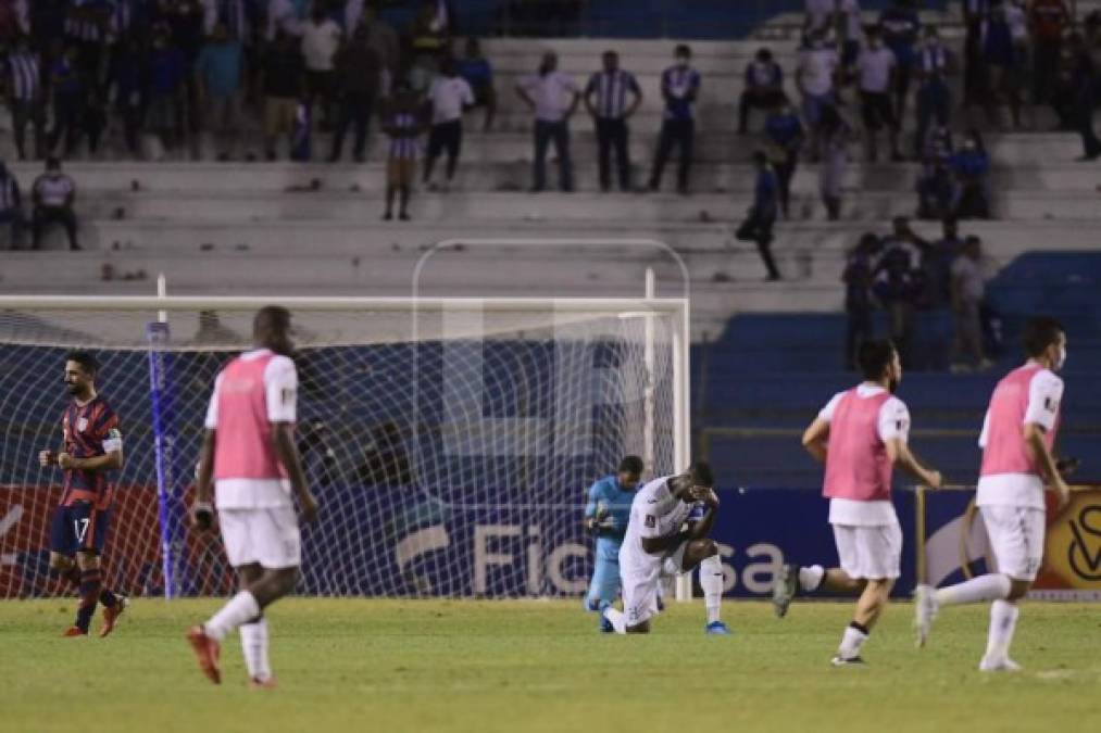 La H pasó de la ilusión al ridículo. Tras un gran primer tiempo, en la segunda parte fue bailada y humillada por EUA en el estadio Olímpico.