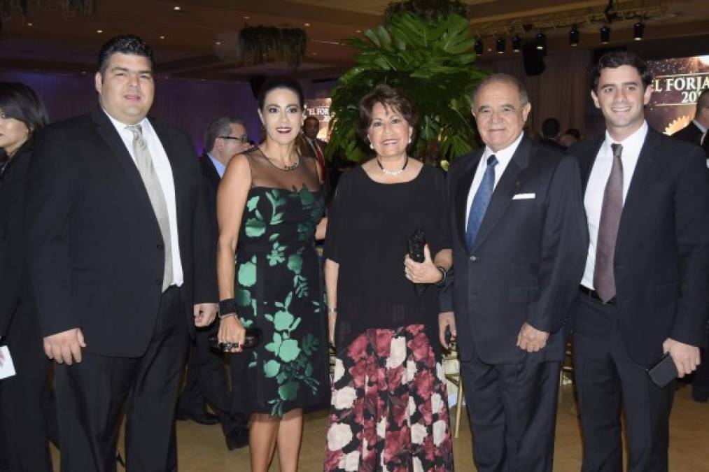 Fernando Quintana, Elena Szydel, Nena y Alberto Díaz Lobo y Juan Carlos Sikaffy.