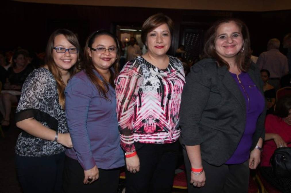 Nancy Luna, Fanny Espinoza, Michelle Canelo y Patty Handal.