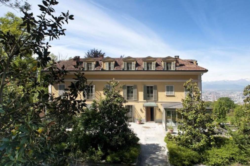 La página de Tuttosport publicó las fotos de la lujosa mansión en la que se mudaría el futbolista portugués del Real Madrid.