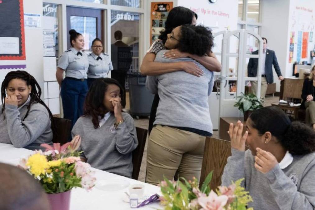 La exprimera dama brindó una conferencia ante varias estudiantes del campus educativo Cardozo durante el día Internacional de la Mujer.