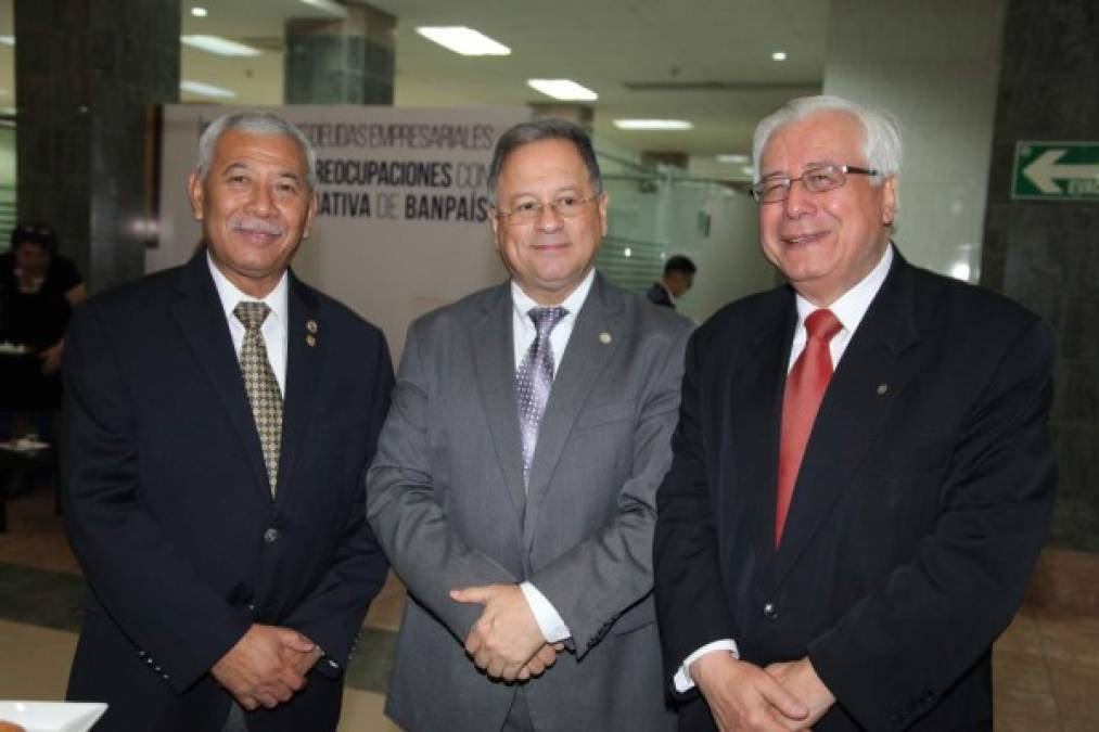 Carlos Flores, Juan Lagos y Raúl Sánchez.