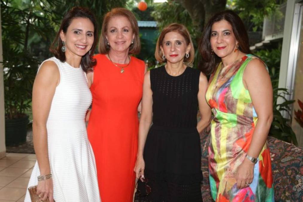 Nicolle Abud, Lillian Fonseca, Olga Viara y Giselle Canahuati.