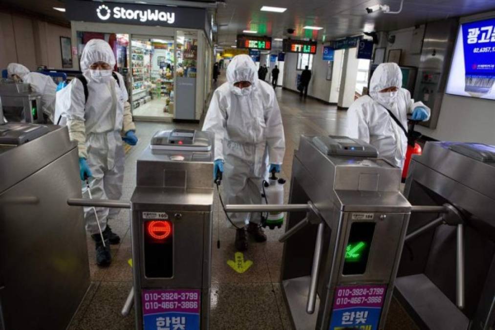Corea del Sur, que fue el principal foco de la epidemia de COVID-19 después de China, reportó hoy 74 nuevos casos de coronavirus, lo que supone el quinto descenso diario consecutivo y el segundo en que el número de casos desciende de 100. Estas son las claves del país asiático para controlar la epidemia: