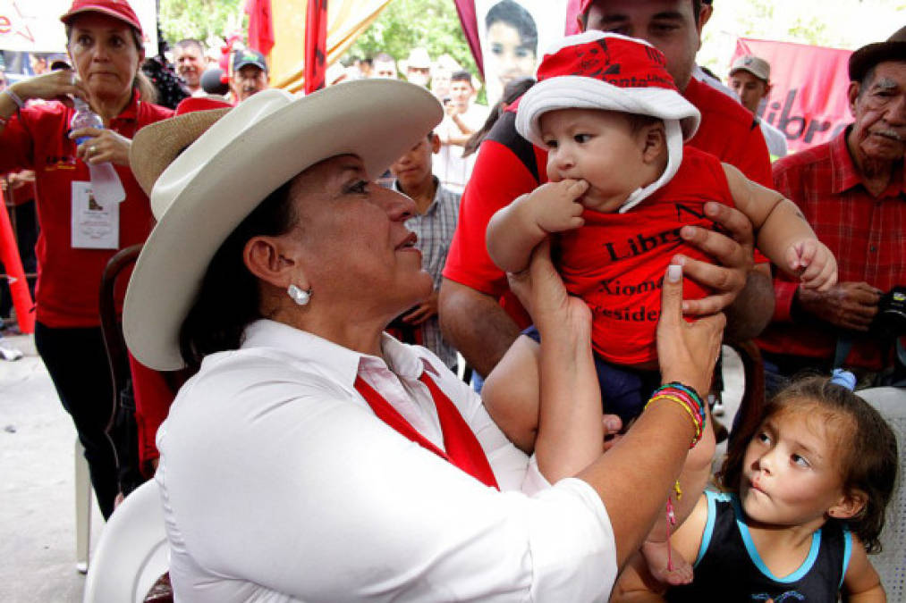 Mitín político de Xiomara Zelaya en San Nicolás, Santa Bárbara, en el occidente de Honduras.