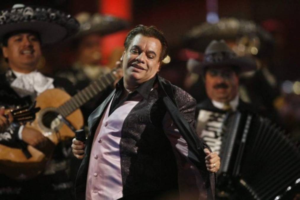 Juan Gabriel logró consolidarse como el artista más constante y famoso en los últimos 50 años en México, figura fundamental de la música en español de finales de siglo XX e inicios del siglo moderno. <br/>