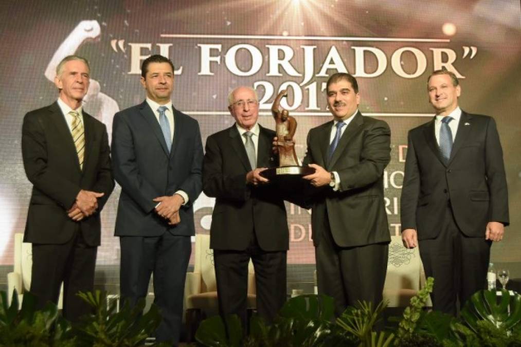 Bruce Burdett, Arnaldo Castillo, Camilo Kafati, Jorge Faraj y Luis Larach.